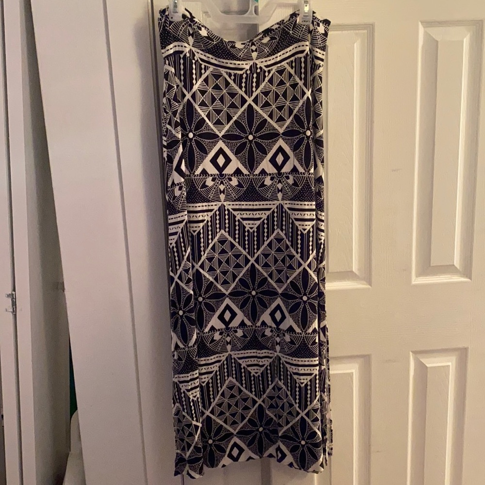 Black and white maxi skirt
